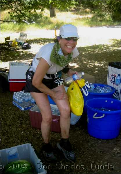 Valerie cooling off her quads