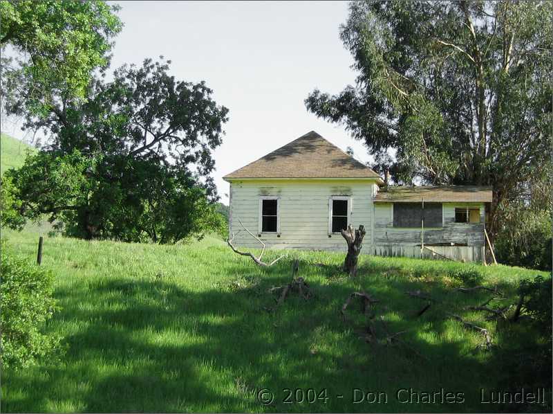 Old house near Finley Road